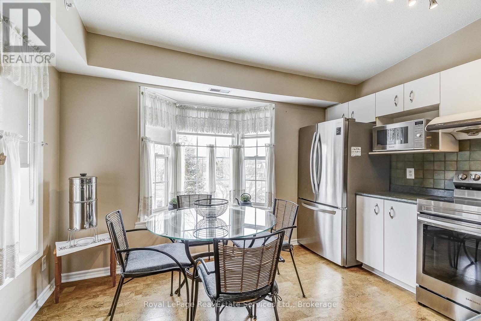 












411 - 1431 WALKERS LINE

,
Burlington (Tansley),




Ontario
L7M4P3

