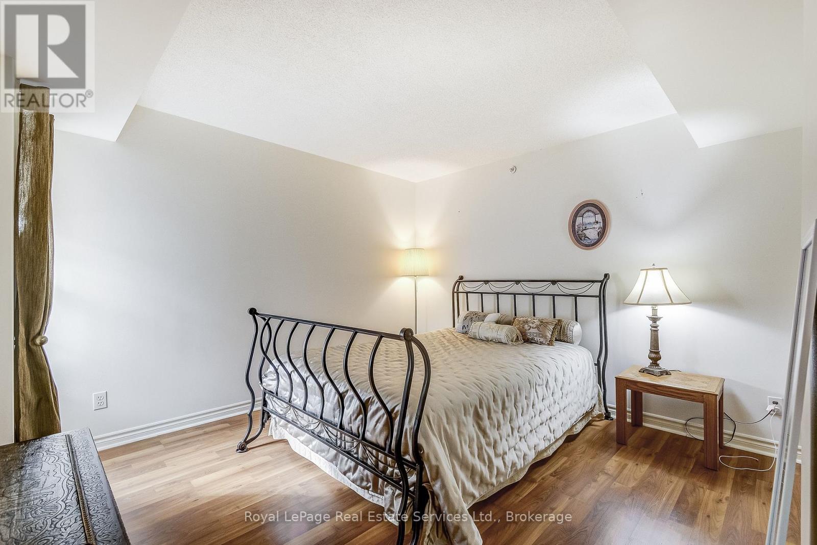 












411 - 1431 WALKERS LINE

,
Burlington (Tansley),




Ontario
L7M4P3

