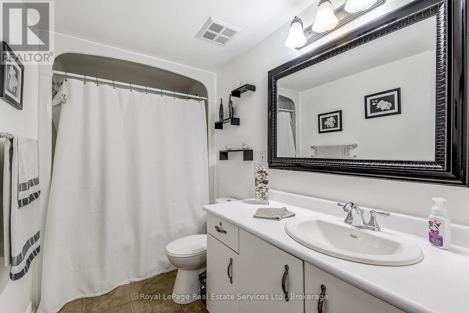 












411 - 1431 WALKERS LINE

,
Burlington (Tansley),




Ontario
L7M4P3

