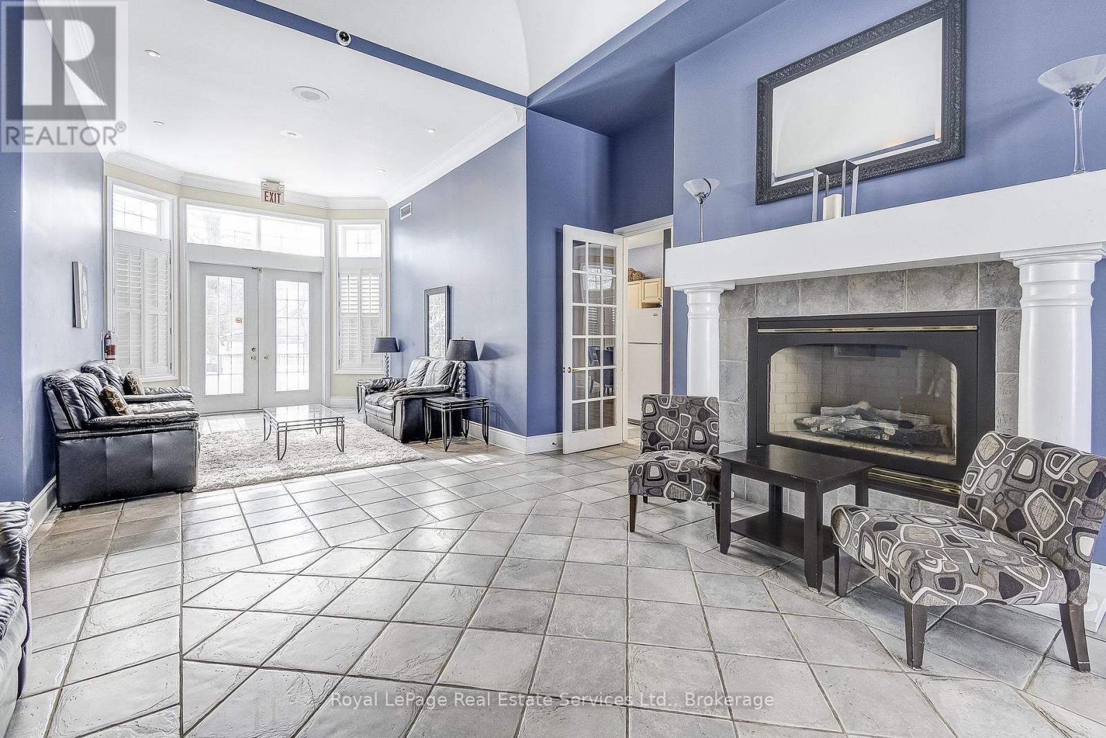 












411 - 1431 WALKERS LINE

,
Burlington (Tansley),




Ontario
L7M4P3

