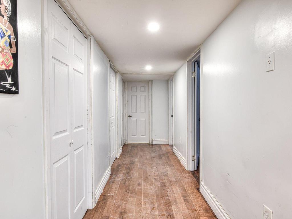 









6358


Av. Clanranald

,
Montréal (Côte-des-Neiges/Notre-Dame-de-Grâce),




QC
H3X2S3

