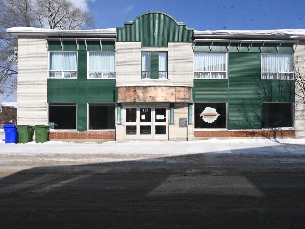 









288


Rue St-Joseph

, 1,
La Tuque,




QC
G9X1K8

