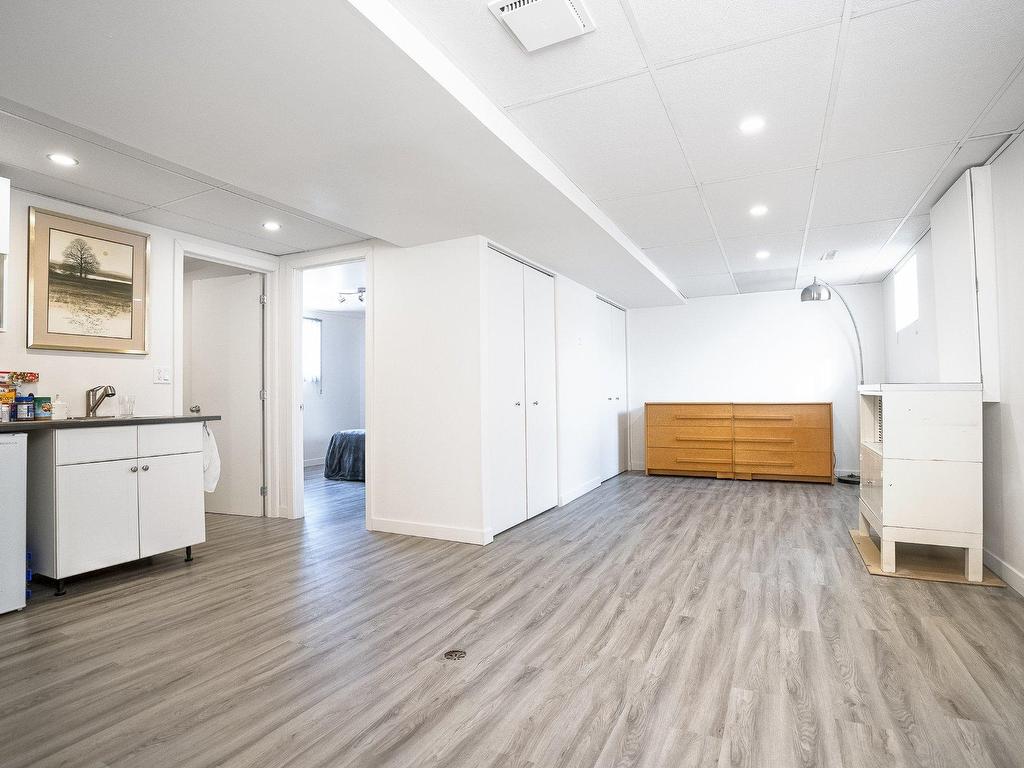 









3715


Rue Park

,
Longueuil (Saint-Hubert),




QC
J3Y4Z1

