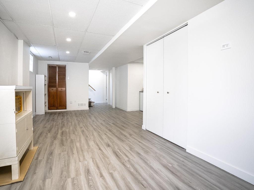 









3715


Rue Park

,
Longueuil (Saint-Hubert),




QC
J3Y4Z1

