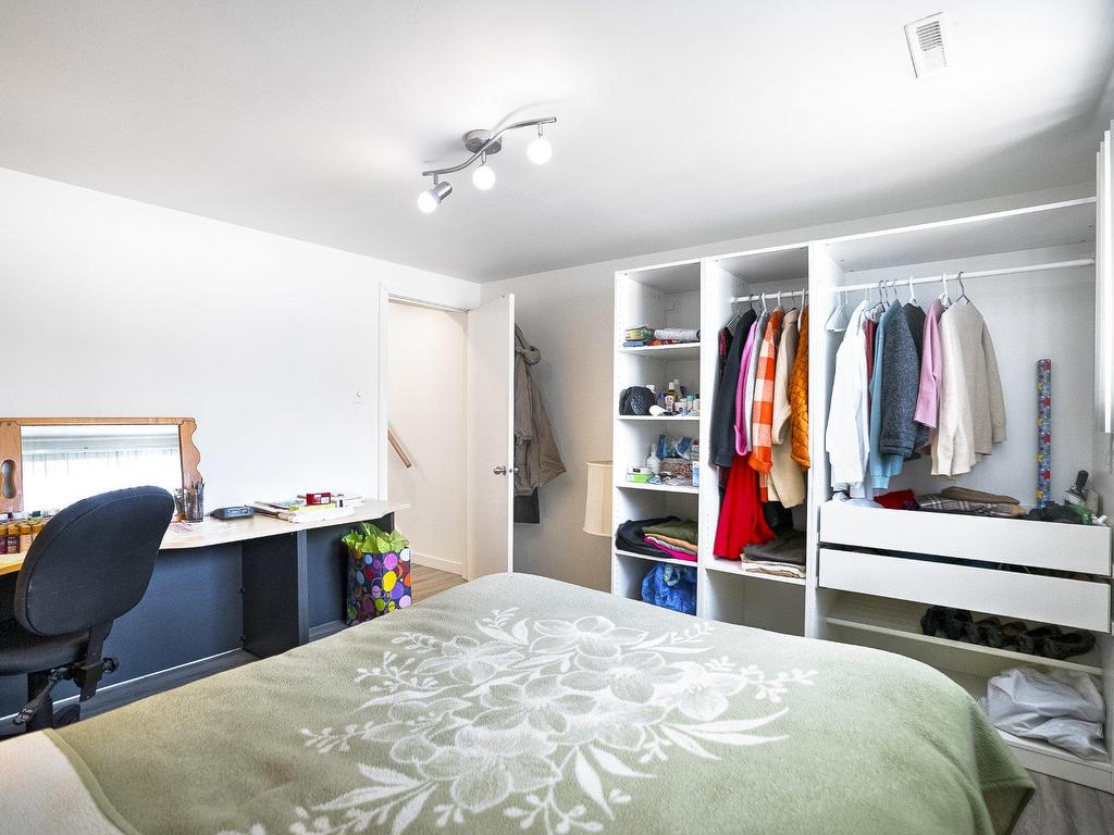









3715


Rue Park

,
Longueuil (Saint-Hubert),




QC
J3Y4Z1

