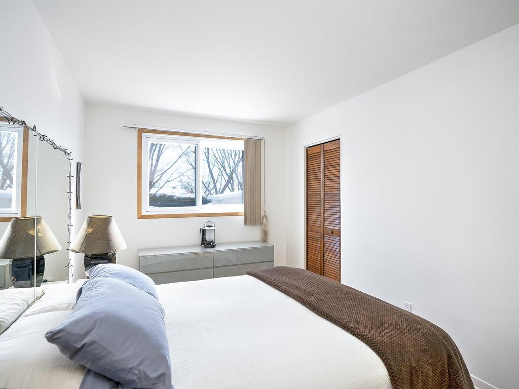 









3715


Rue Park

,
Longueuil (Saint-Hubert),




QC
J3Y4Z1

