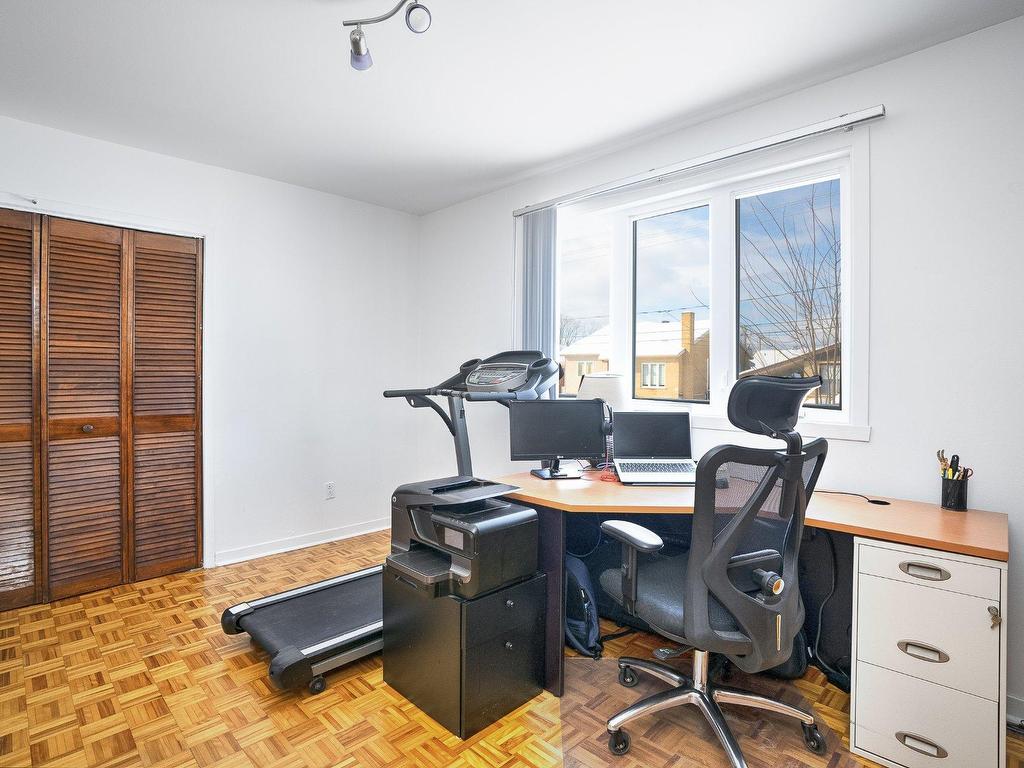 









3715


Rue Park

,
Longueuil (Saint-Hubert),




QC
J3Y4Z1

