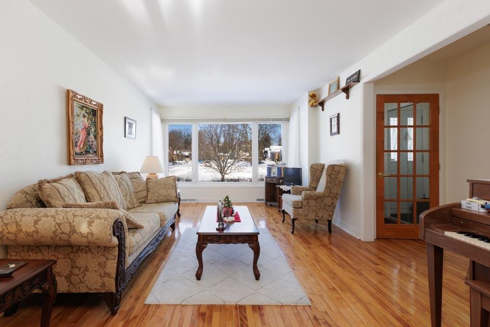 









232


Av. Sherwood

,
Pointe-Claire,




QC
H9R2R8

