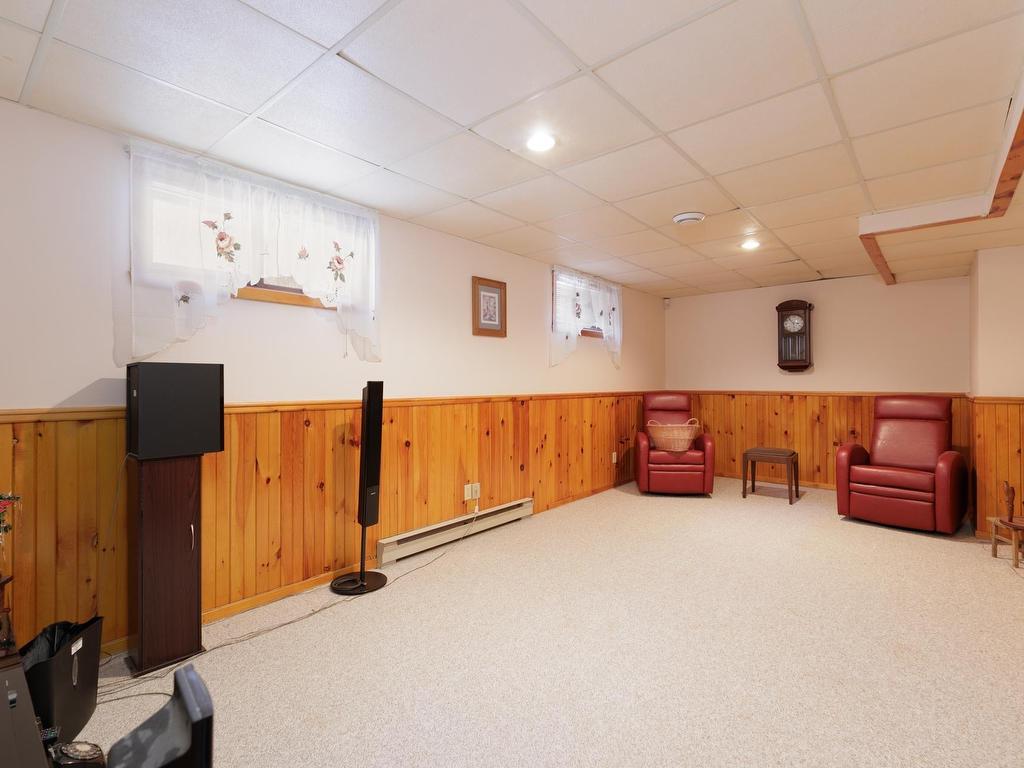 









232


Av. Sherwood

,
Pointe-Claire,




QC
H9R2R8

