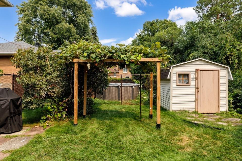 









232


Av. Sherwood

,
Pointe-Claire,




QC
H9R2R8

