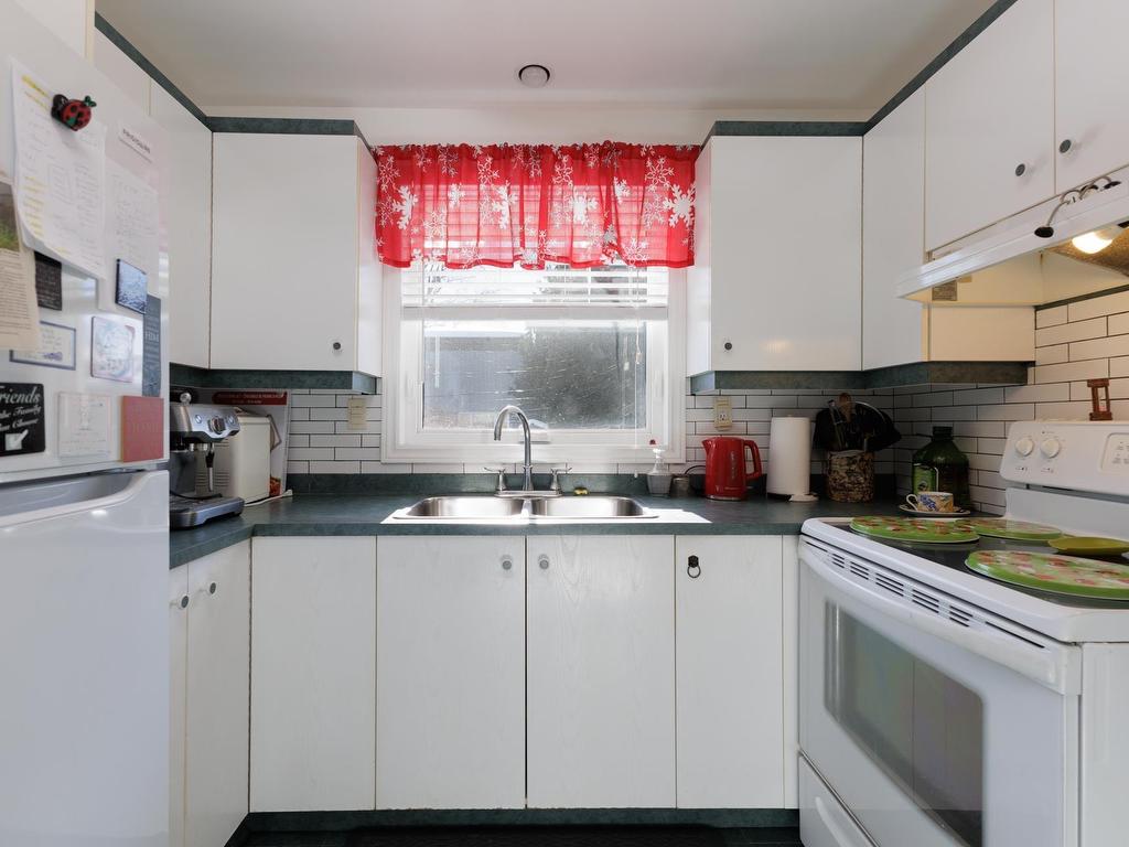 









232


Av. Sherwood

,
Pointe-Claire,




QC
H9R2R8

