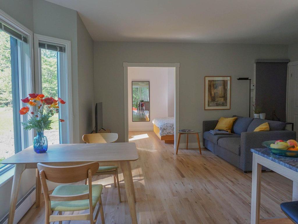 









407Z


Ch. du Mont-Écho

,
Sutton,




QC
J0E2K0

