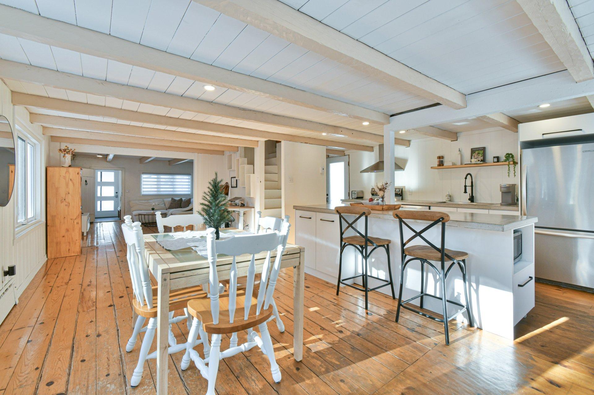 









75

 - 77


Av. de l'Église

,
Saint-Sauveur,




QC
J0R1R1

