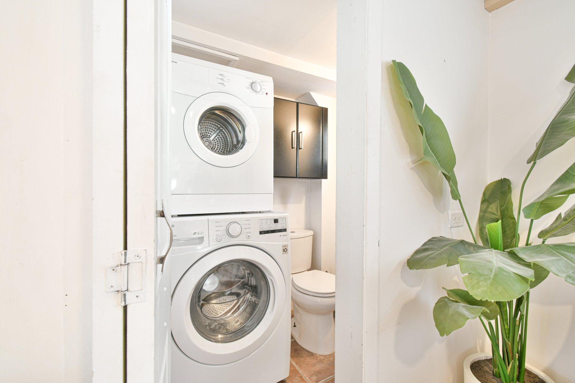 









75

 - 77


Av. de l'Église

,
Saint-Sauveur,




QC
J0R1R1

