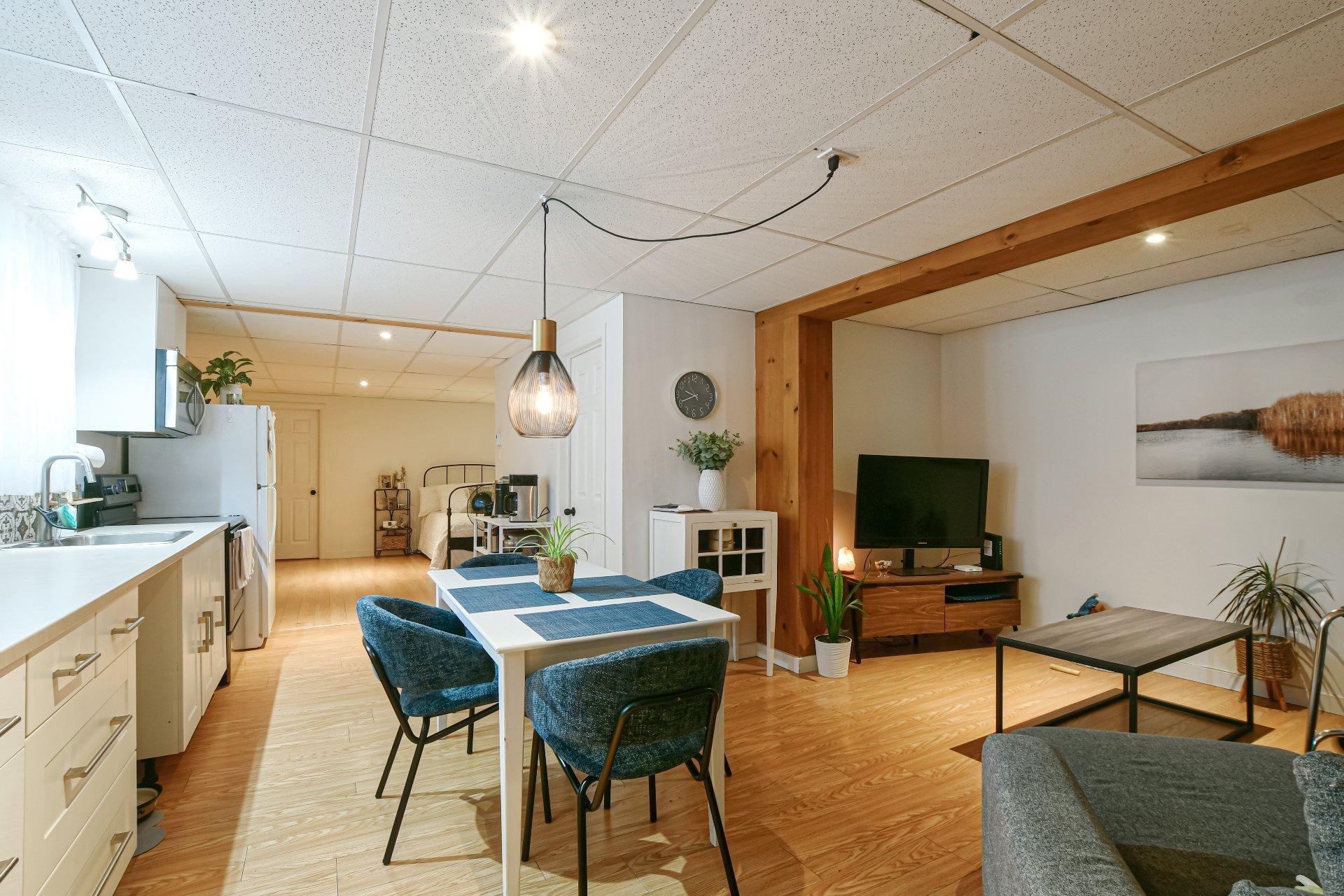 









75

 - 77


Av. de l'Église

,
Saint-Sauveur,




QC
J0R1R1

