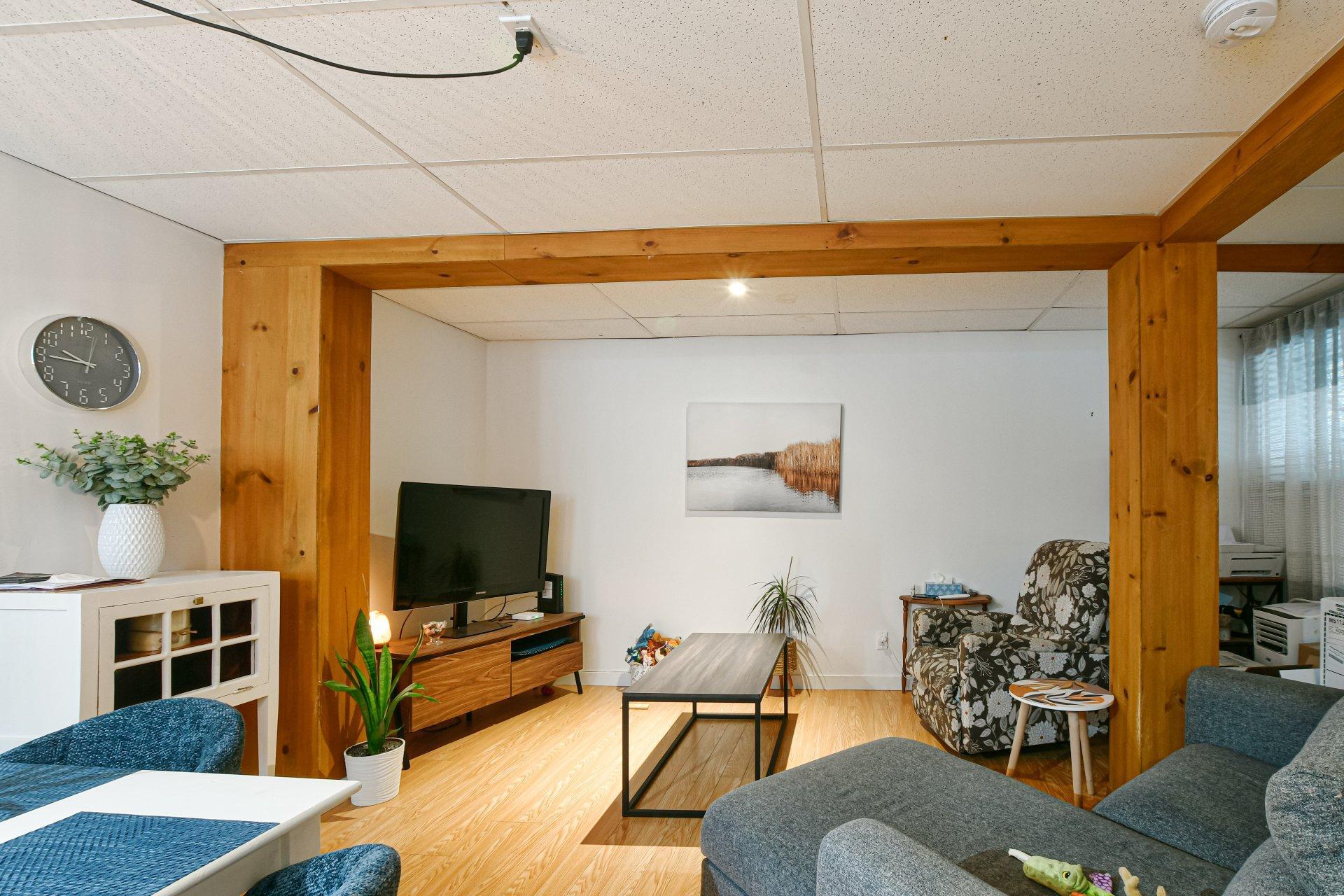 









75

 - 77


Av. de l'Église

,
Saint-Sauveur,




QC
J0R1R1


