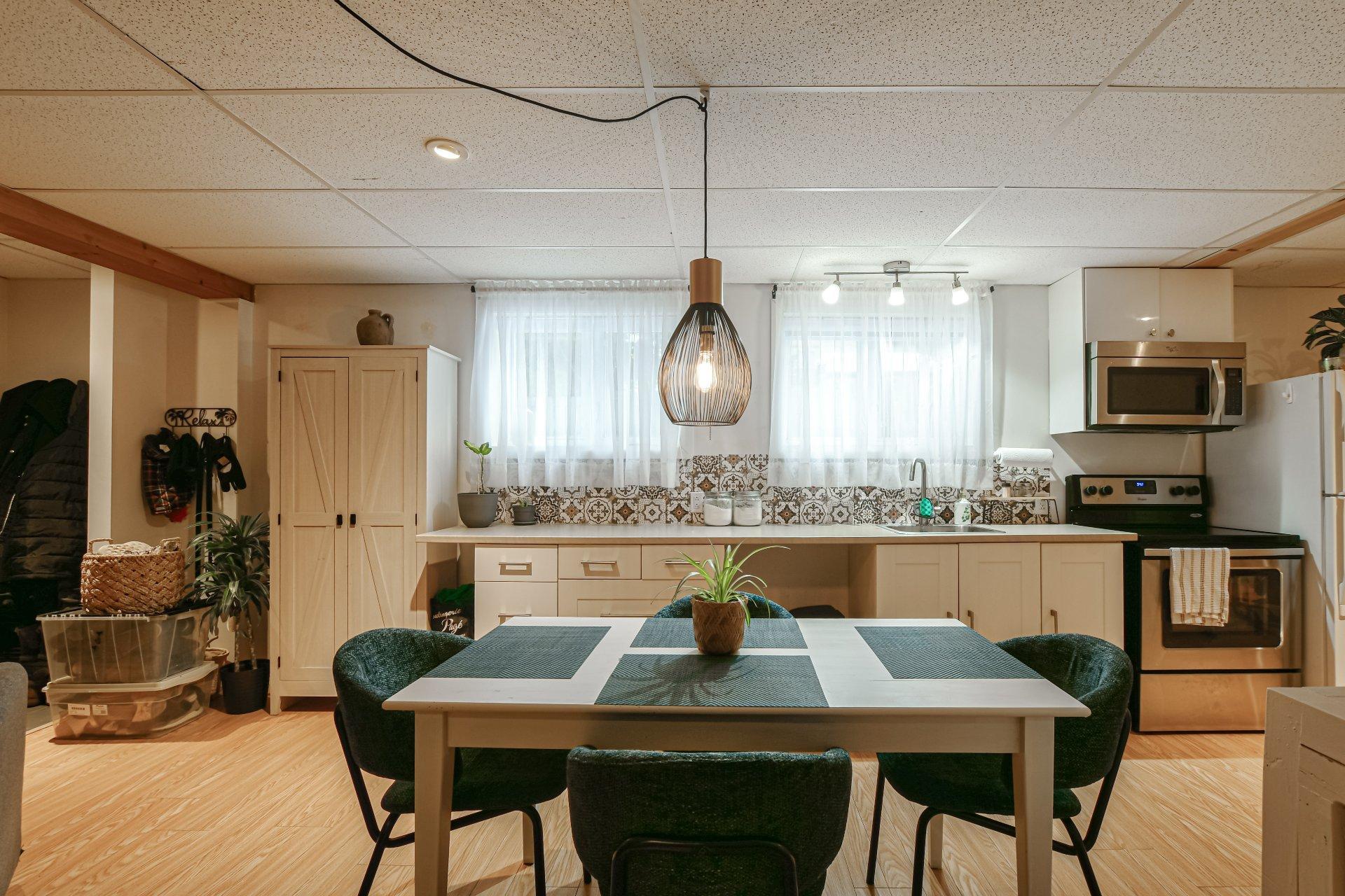 









75

 - 77


Av. de l'Église

,
Saint-Sauveur,




QC
J0R1R1

