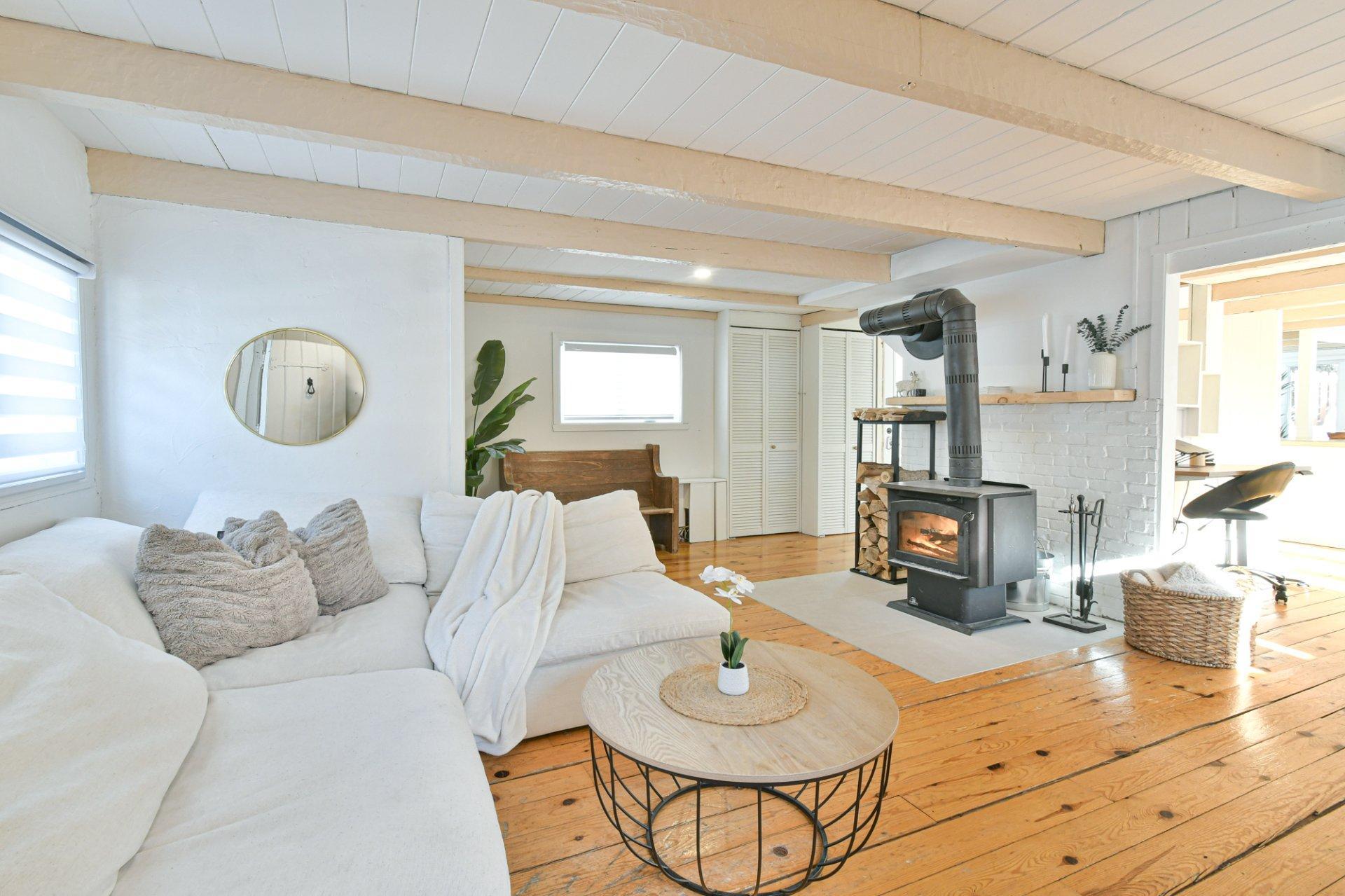 









75

 - 77


Av. de l'Église

,
Saint-Sauveur,




QC
J0R1R1

