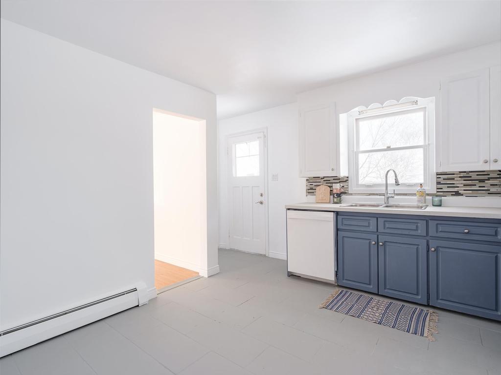 












32 Lilac Avenue

,
Charlottetown,




PE
C1A 6L4

