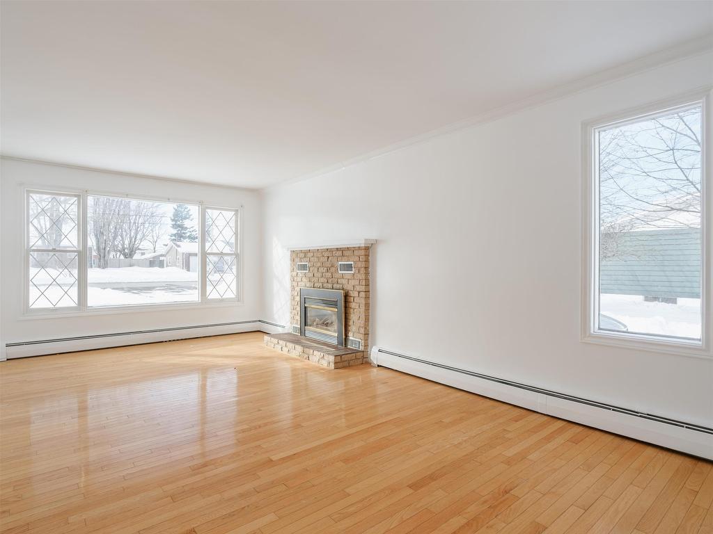 












32 Lilac Avenue

,
Charlottetown,




PE
C1A 6L4

