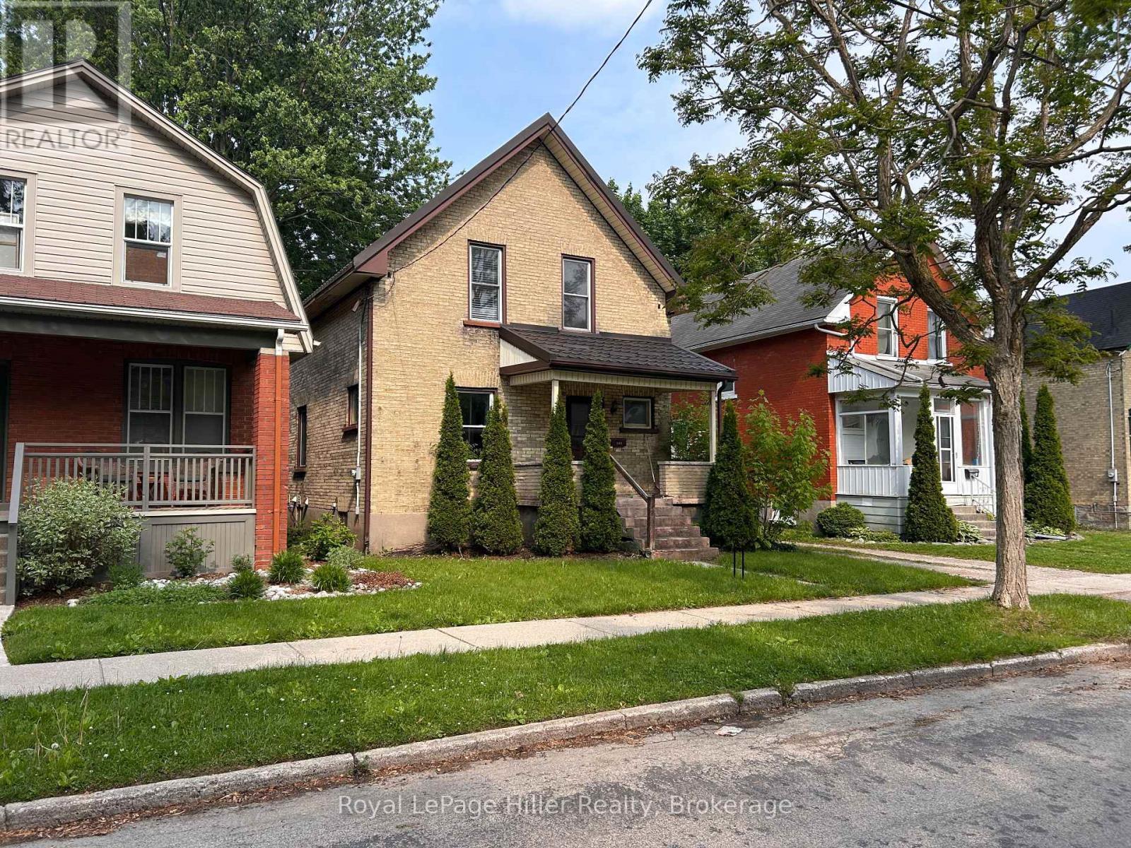 












103 MOWAT STREET

,
Stratford,




Ontario
N5A2B8

