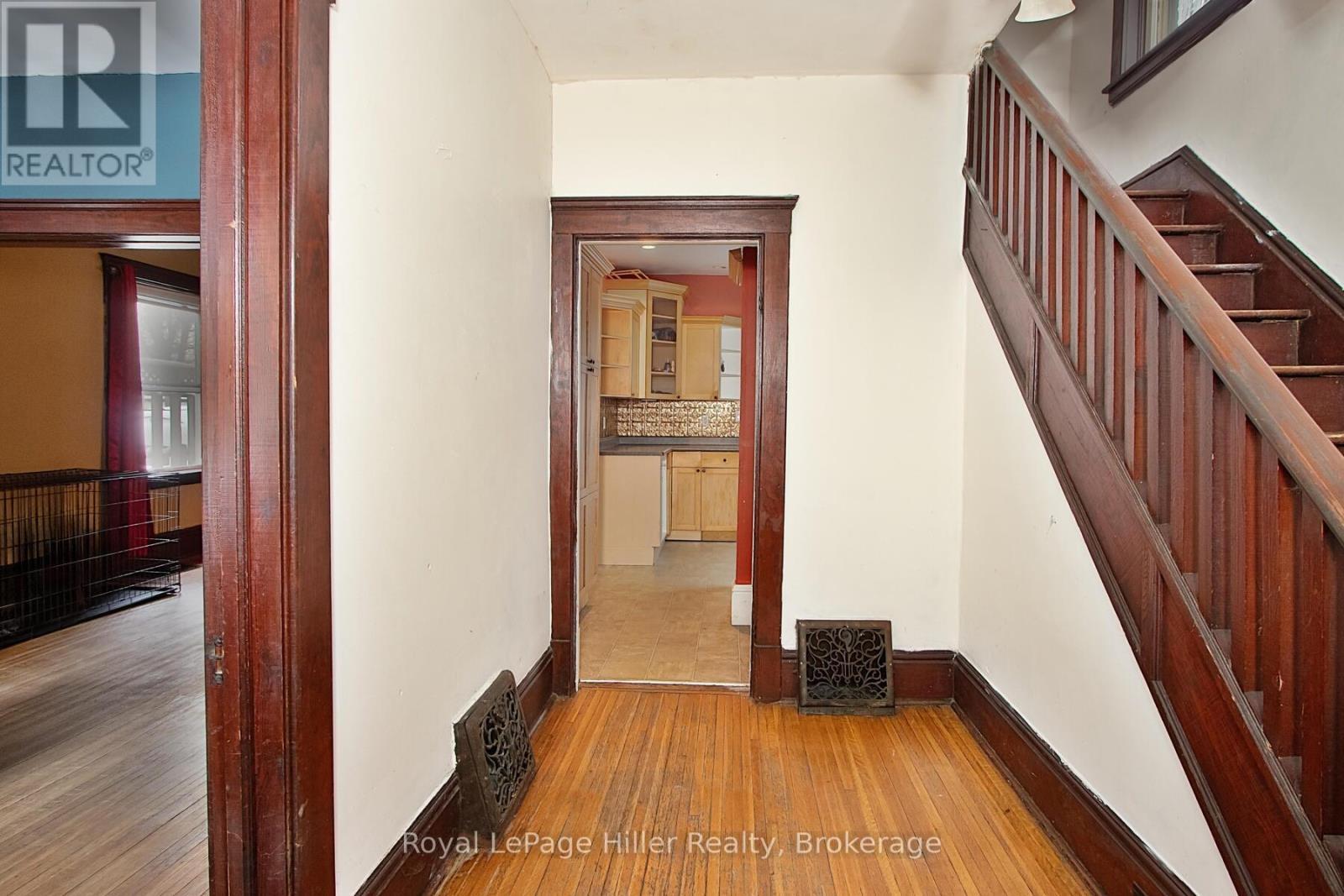 












103 MOWAT STREET

,
Stratford,




Ontario
N5A2B8

