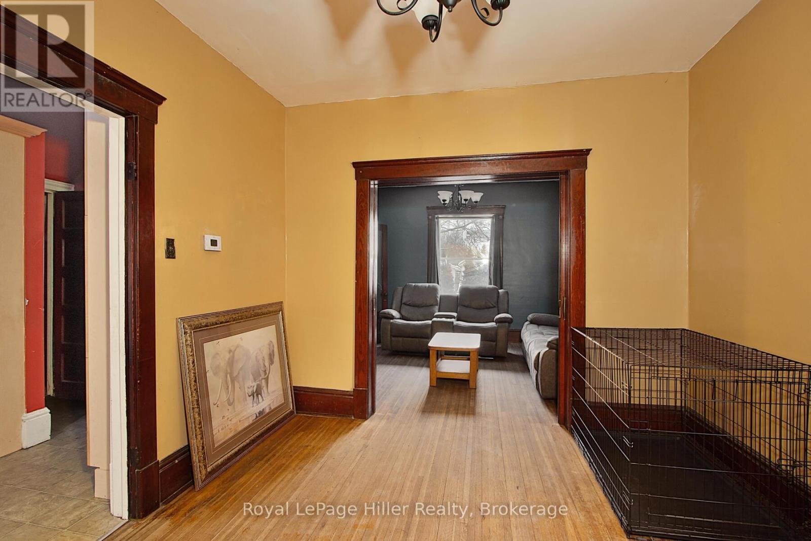 












103 MOWAT STREET

,
Stratford,




Ontario
N5A2B8

