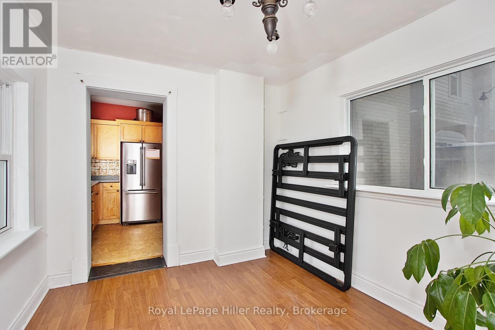 












103 MOWAT STREET

,
Stratford,




Ontario
N5A2B8

