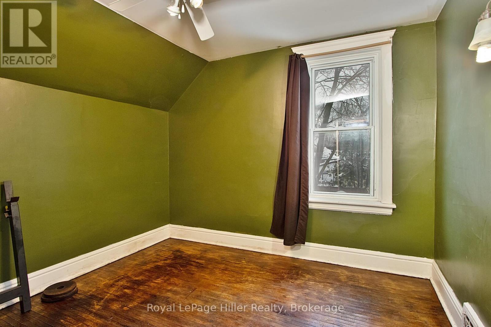 












103 MOWAT STREET

,
Stratford,




Ontario
N5A2B8

