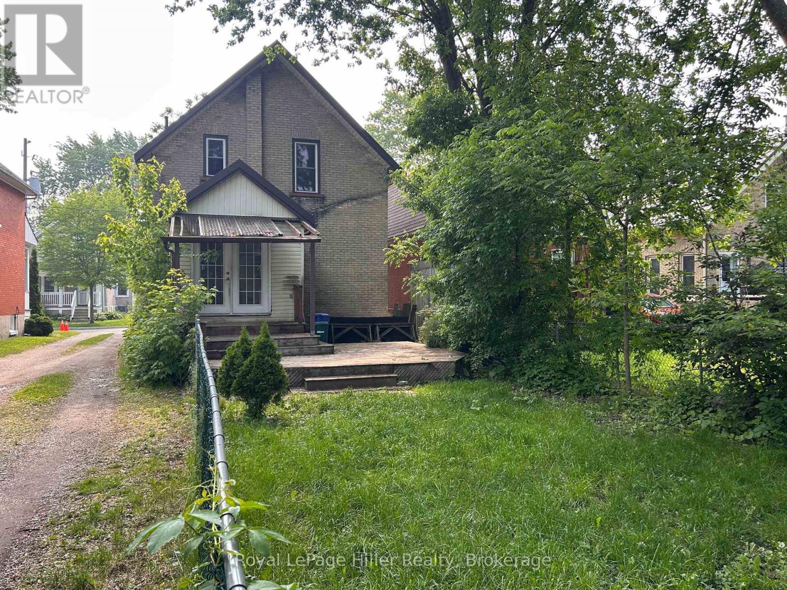 












103 MOWAT STREET

,
Stratford,




Ontario
N5A2B8

