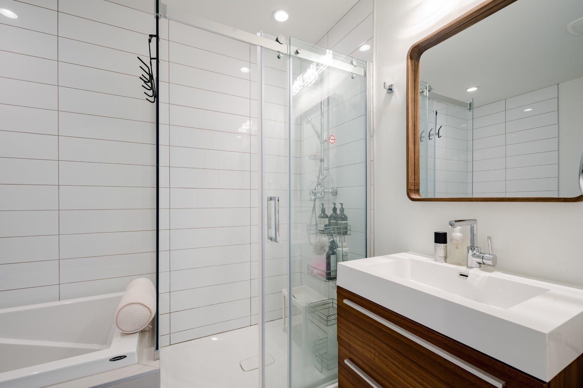 









1155


Rue de la Montagne

, 2501,
Montréal (Ville-Marie),




QC
H3G0C7

