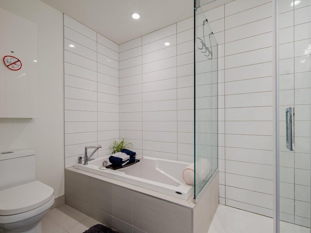 









1155


Rue de la Montagne

, 2501,
Montréal (Ville-Marie),




QC
H3G0C7

