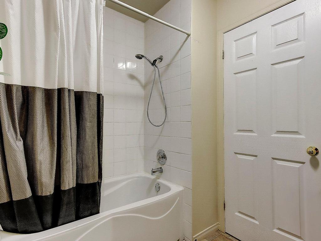 









504


Rue Bourguignon

,
Saint-Jean-sur-Richelieu,




QC
J3B8N6

