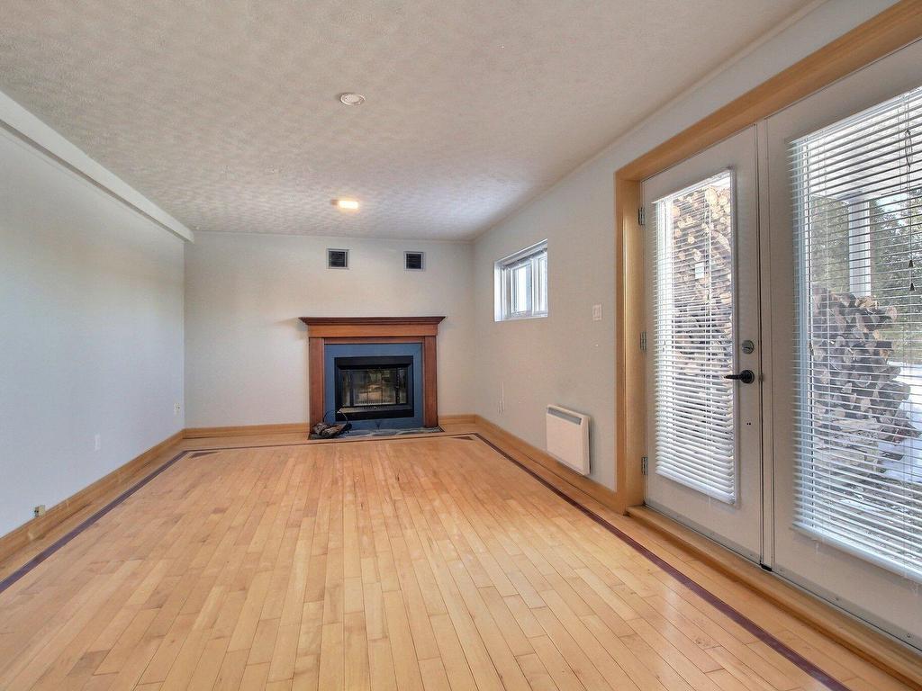 









23


Rue des Rossignols

,
Sainte-Catherine-de-Hatley,




QC
J0B1W0

