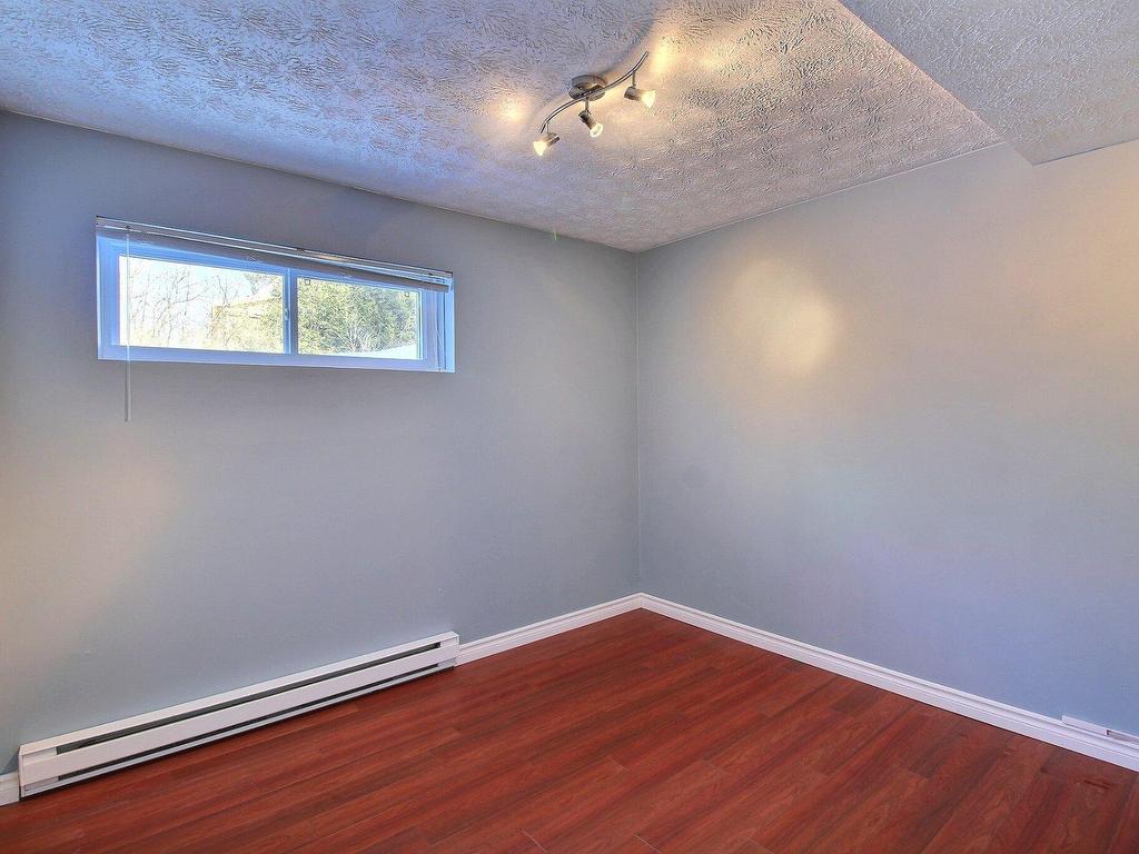 









23


Rue des Rossignols

,
Sainte-Catherine-de-Hatley,




QC
J0B1W0

