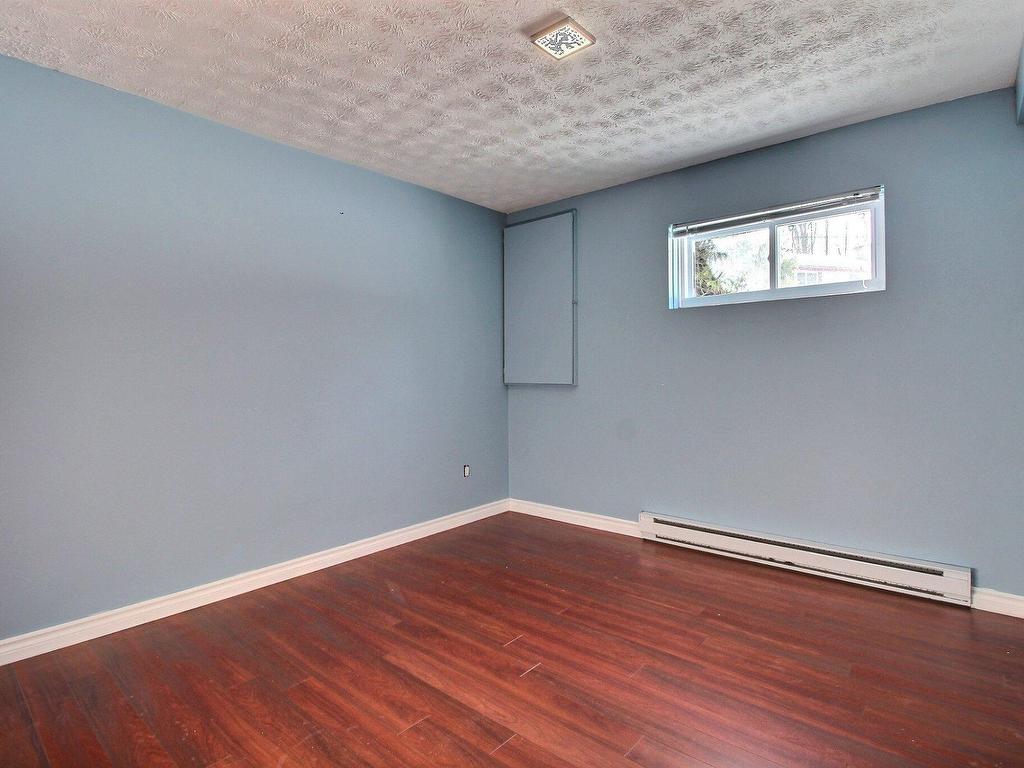 









23


Rue des Rossignols

,
Sainte-Catherine-de-Hatley,




QC
J0B1W0

