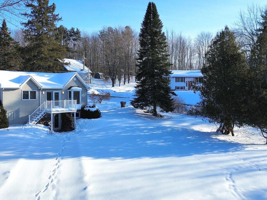 









23


Rue des Rossignols

,
Sainte-Catherine-de-Hatley,




QC
J0B1W0

