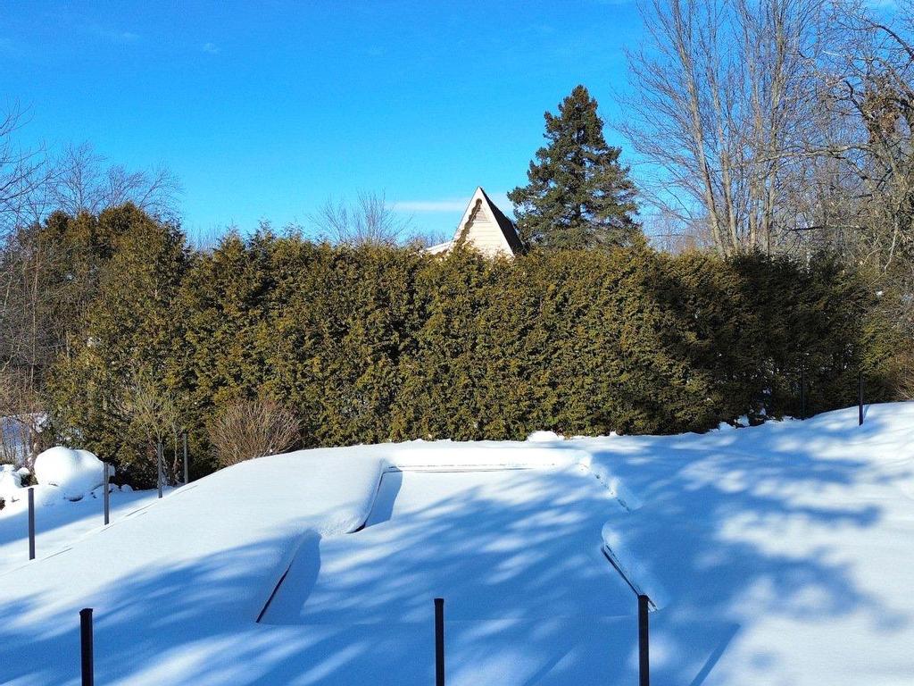 









23


Rue des Rossignols

,
Sainte-Catherine-de-Hatley,




QC
J0B1W0

