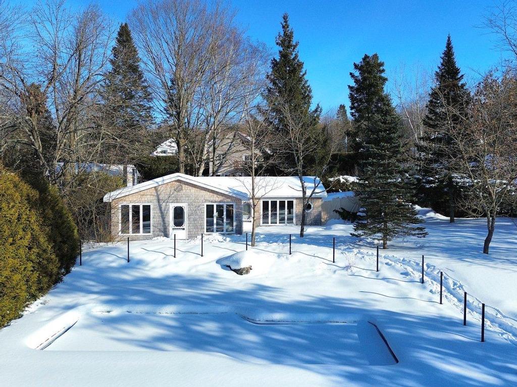 









23


Rue des Rossignols

,
Sainte-Catherine-de-Hatley,




QC
J0B1W0

