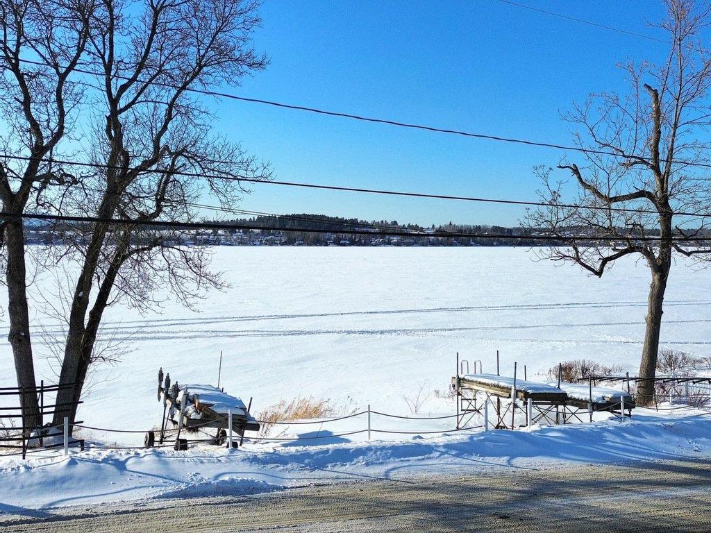









23


Rue des Rossignols

,
Sainte-Catherine-de-Hatley,




QC
J0B1W0


