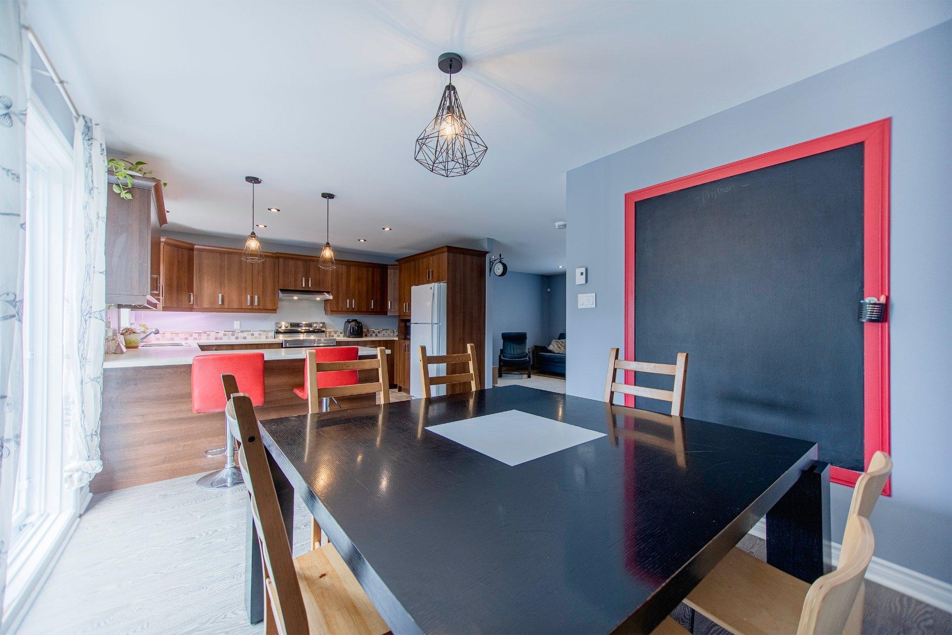 









506


Boul. J.-André-Deragon

,
Cowansville,




QC
J2K0B6

