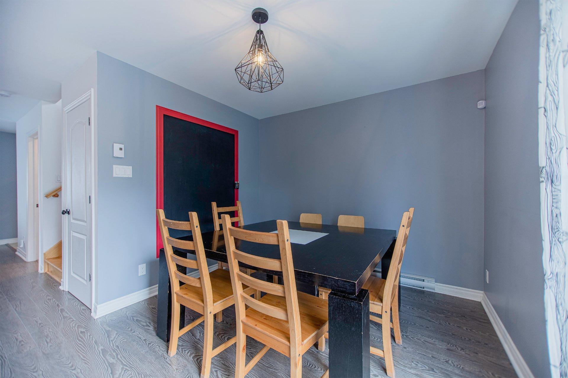 









506


Boul. J.-André-Deragon

,
Cowansville,




QC
J2K0B6

