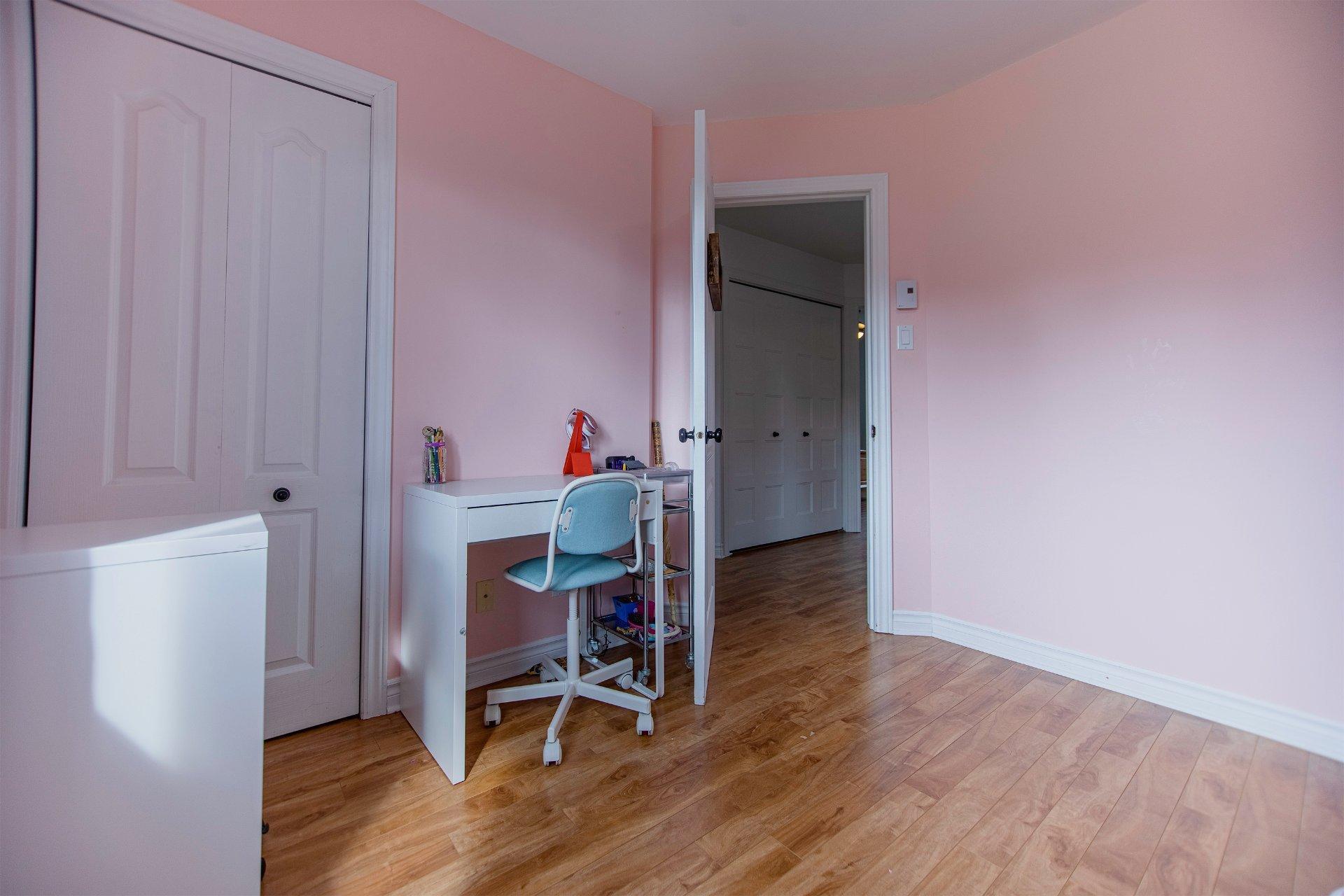 









506


Boul. J.-André-Deragon

,
Cowansville,




QC
J2K0B6

