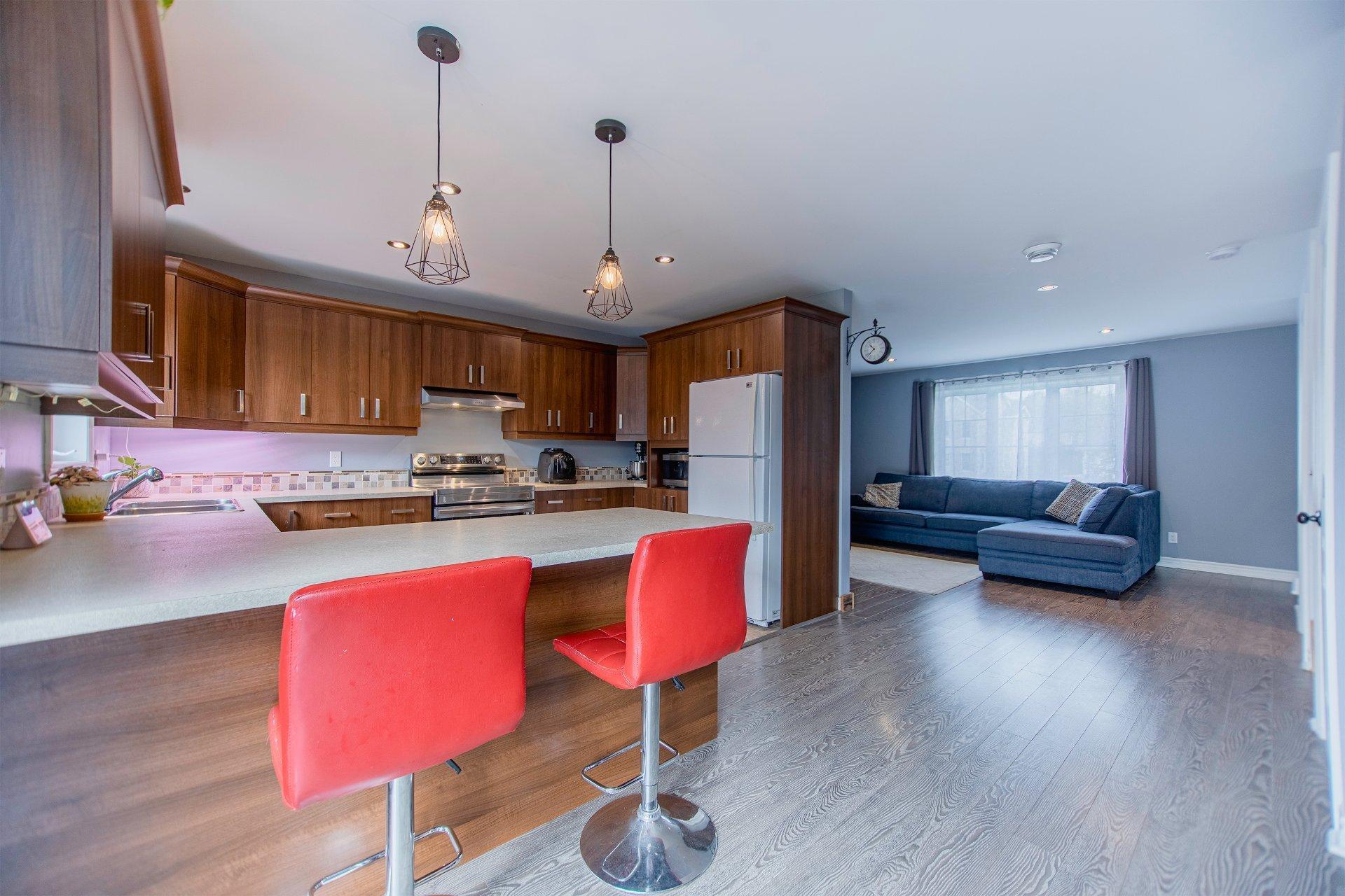 









506


Boul. J.-André-Deragon

,
Cowansville,




QC
J2K0B6

