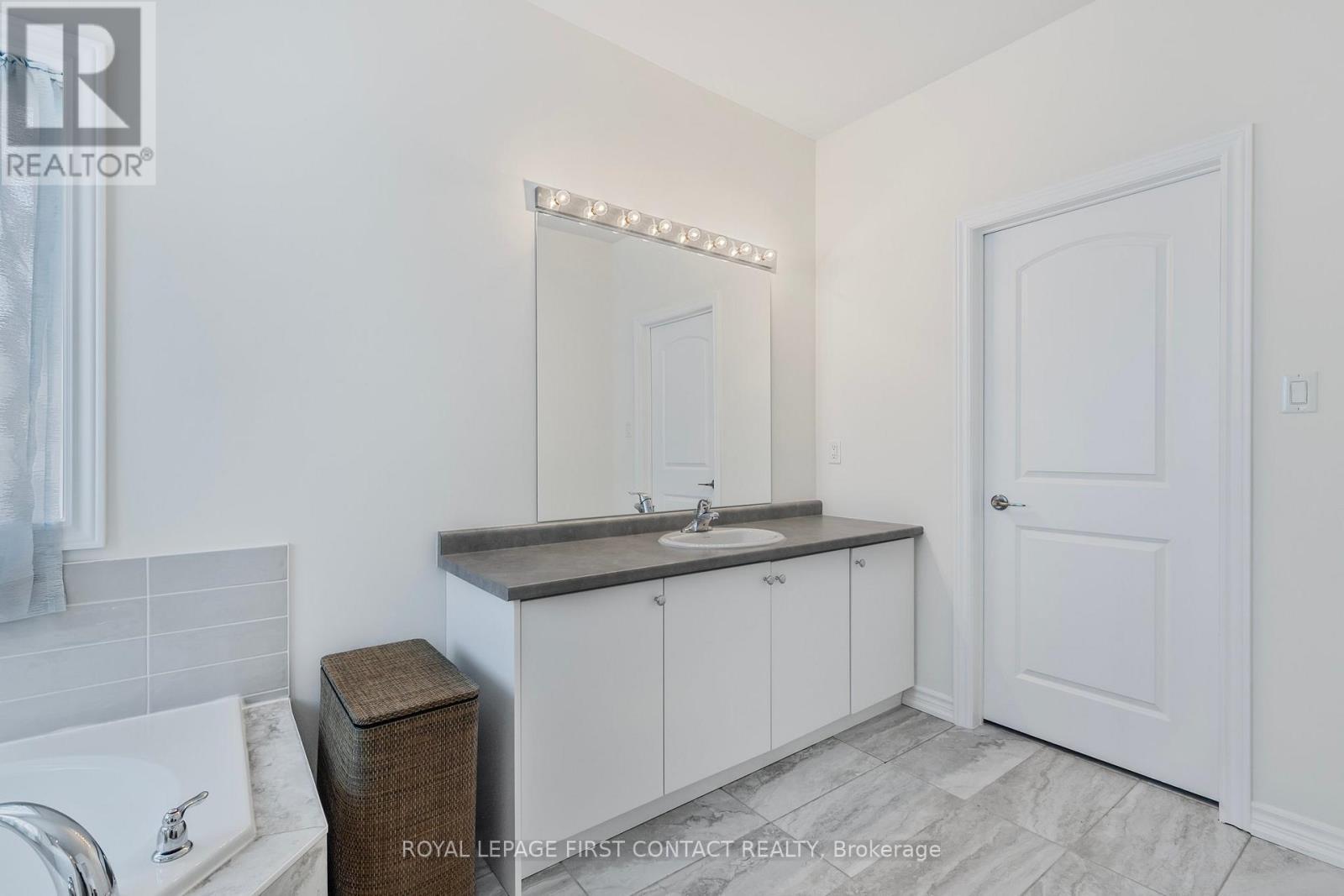 












9 BEVERLY STREET

,
Springwater,




Ontario
L0L1P0

