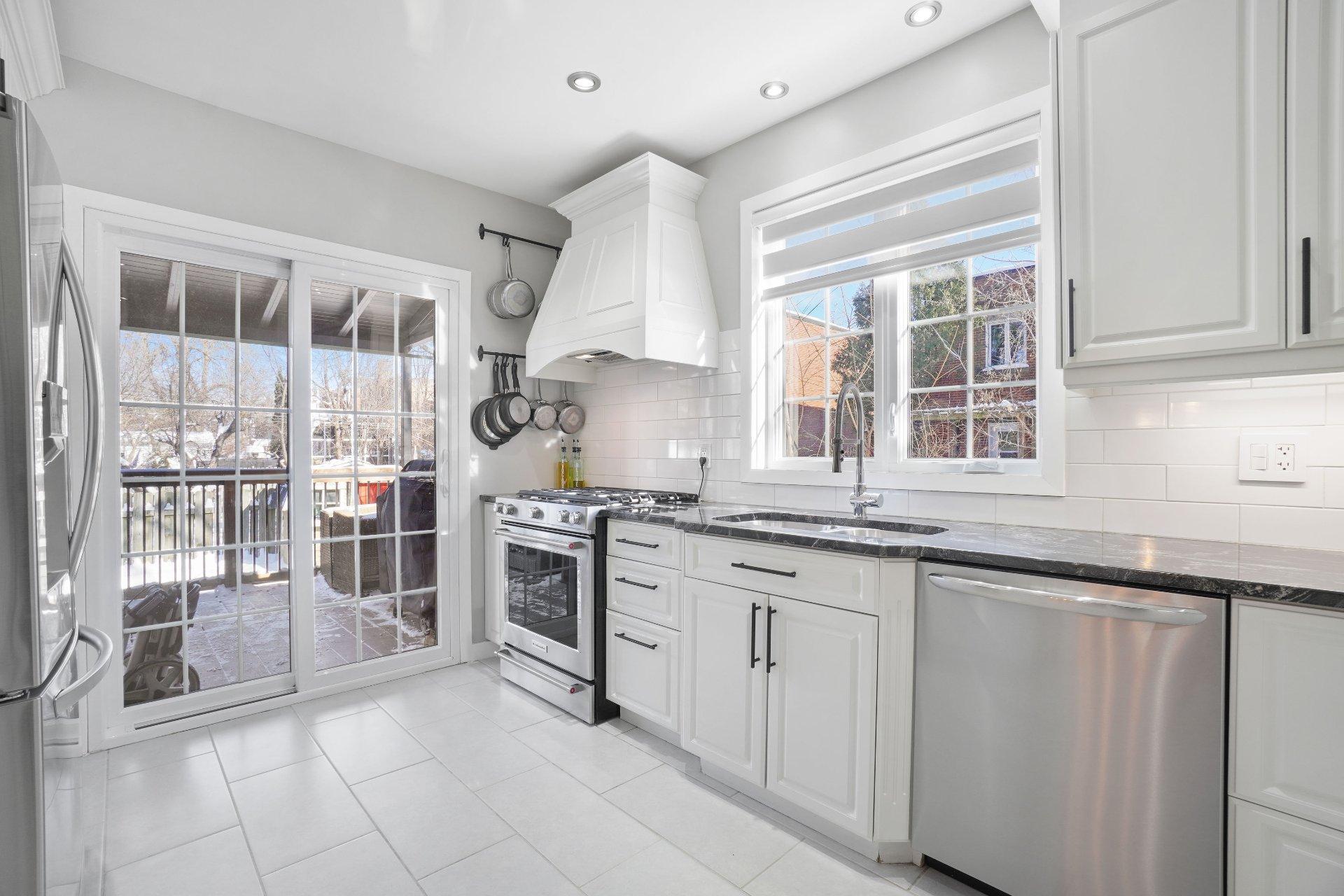 









4325


Av. de Mayfair

,
Montréal (Côte-des-Neiges/Notre-Dame-de-Grâce),




QC
H4B2E3

