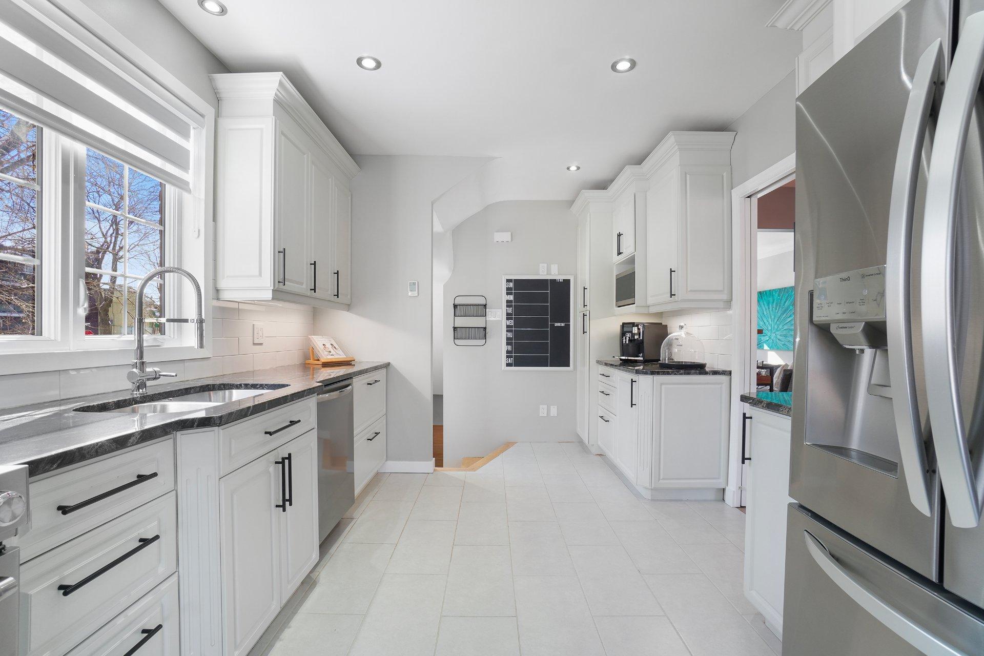 









4325


Av. de Mayfair

,
Montréal (Côte-des-Neiges/Notre-Dame-de-Grâce),




QC
H4B2E3

