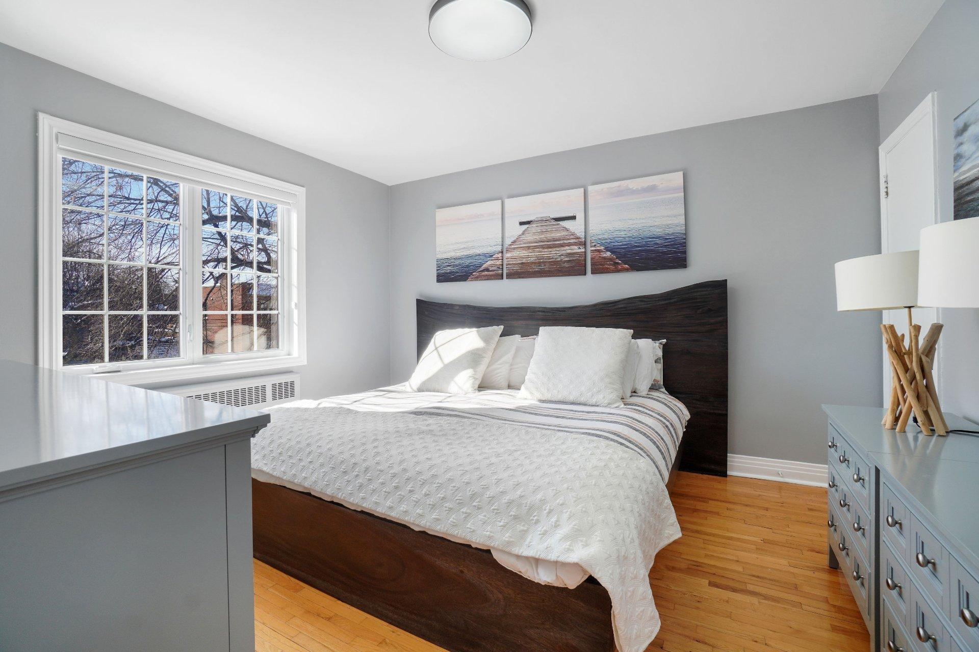 









4325


Av. de Mayfair

,
Montréal (Côte-des-Neiges/Notre-Dame-de-Grâce),




QC
H4B2E3

