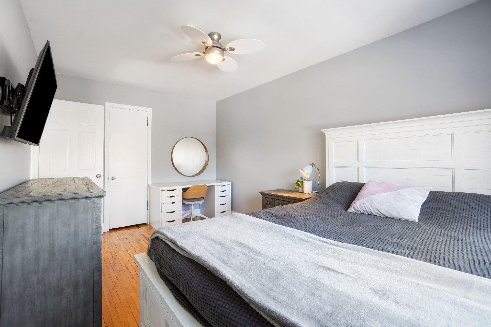 









4325


Av. de Mayfair

,
Montréal (Côte-des-Neiges/Notre-Dame-de-Grâce),




QC
H4B2E3

