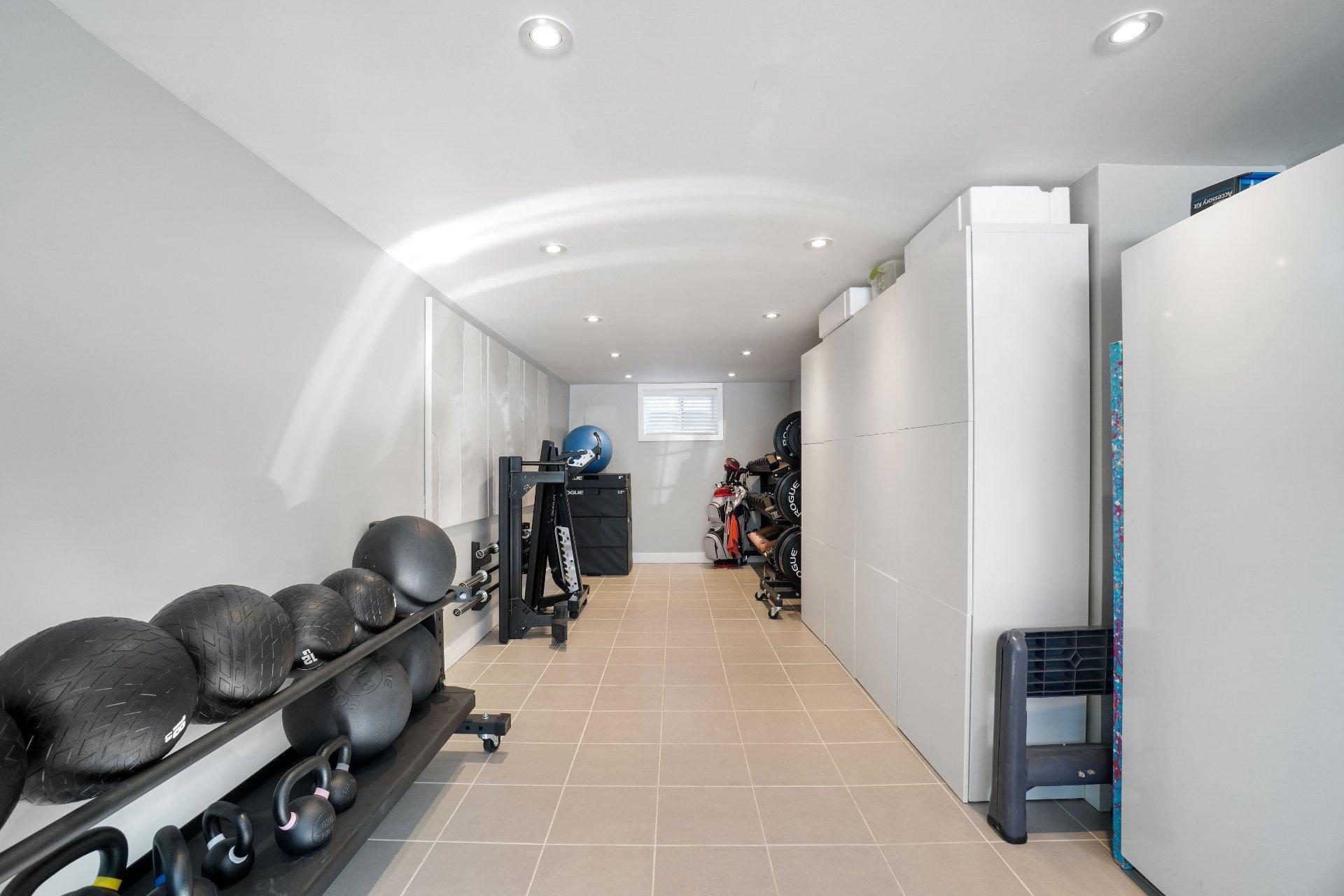 









4325


Av. de Mayfair

,
Montréal (Côte-des-Neiges/Notre-Dame-de-Grâce),




QC
H4B2E3

